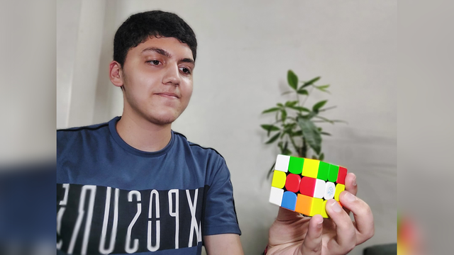 How to Solve a Rubik's Cube Blindfolded - Cubelelo